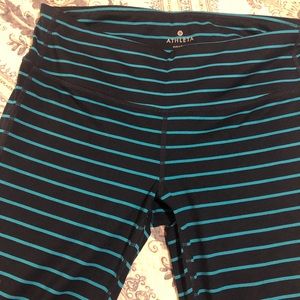Athletes cropped workout leggings